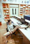 Giảng viên đại học có sở thích public trong trường