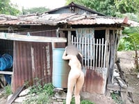 Mấy khi được về quê nên em đi public một tí hihi