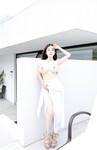 Album: Sự Quyến Rũ Quý Phái Với Chiếc Đầm Trắng Tinh Khiết