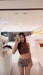 Gái xinh khỏa thân (lột đồ)