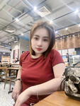 Chị họ hàng xa, lớn hơn t 4t. Nhìn mặt chị ấy dâm mê lắm.