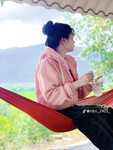 Gái xinh đi biển mà không rủ nhau