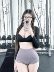 Tập Gym cho anh ngắm