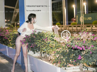 Em chỉ thích thủ dâm public ngoài đường cho kích thích hơn