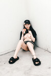 Em teen xinh dâm đãng thích cảm giác show hàng nơi công cộng