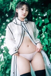 Gái xinh xắn núm hồng chụp ảnh dưới mưa quá nghệ