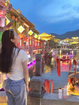 Cô gái ngoan ngoãn cứ gặp cặc a là bộc lộ thành điếm thèm cu