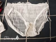 quần lót dính nước lồn gái xinh