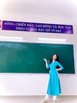 Cô giáo Thảo dạy các em hoc sinh cách đánh vần a á ấ