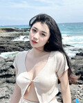 Vợ ông nào xinh quá