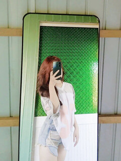 Bé học sinh non tơ