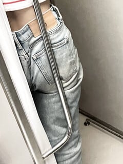 Chụp lén em gái trên xe lửa