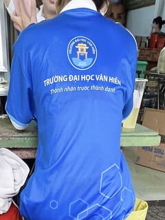 Áo ngực em sinh viên Văn Hiến