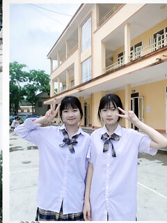 Con bạn cùng lớp