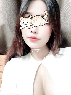 PHƯƠNG LY VÚ TO ĐẸP TÌNH CẢM, CHÂN DÀI, LÀM TÌNH BAO PHÊ