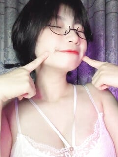 Lili Bear Leak OnlyFans Lè Lưỡi Trợn Mắt Cực Đĩ Phần 1