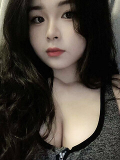 Em hầu gái vú to xinh đẹp