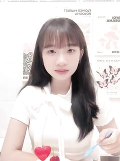 Quần lót áo ngực thơm nóng của bé 2k10