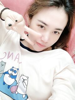 Phát hiện bà dì chụp lén lồn