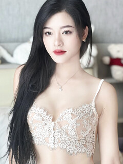 Lột đồ em Linh Châu