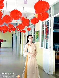 Cô giáo Thảo dạy các em hoc sinh cách đánh vần a á ấ